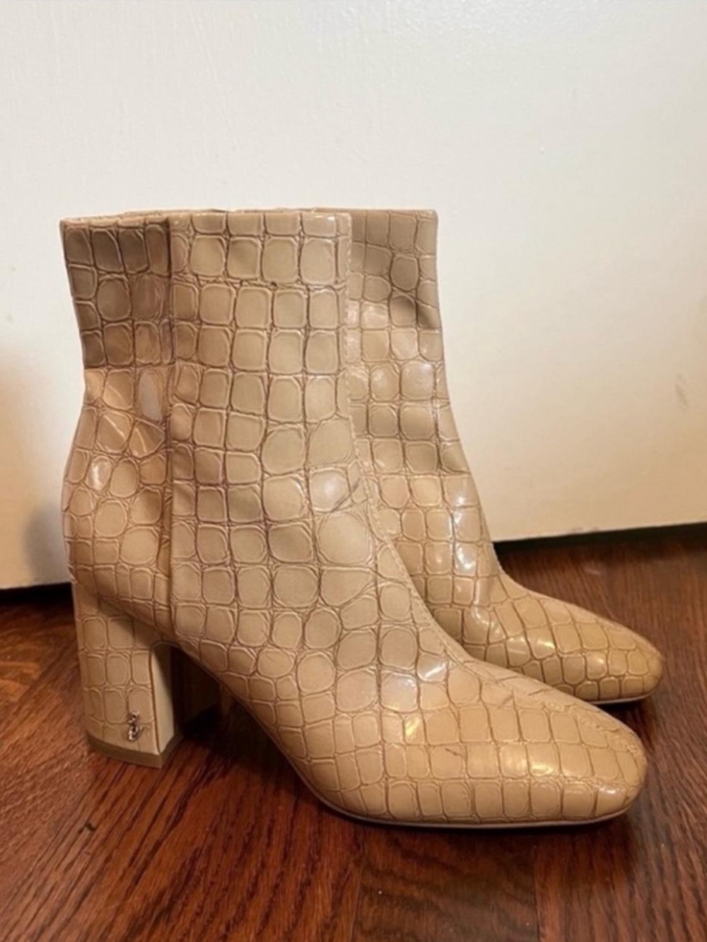 Sam Edelman Fawn 2 Chai Latte Croc Patent Block Heel Squared Toe Boots size 7
